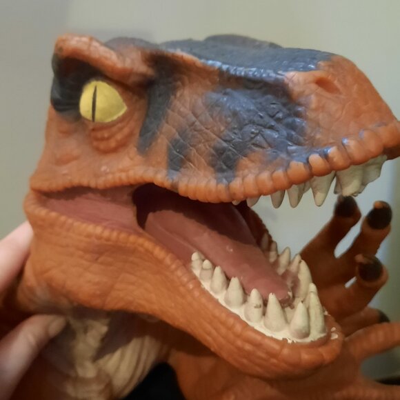 1996 Jurassic Park Dinosaur Puppet - Picture 5 of 6